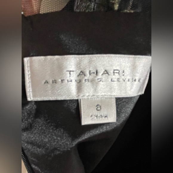 Tahari, size 8 evening gown - Picture 5 of 5